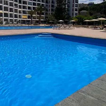 Beach&pool In *